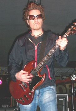 Les Hall of Crossfade; Photo by Eddy Burke